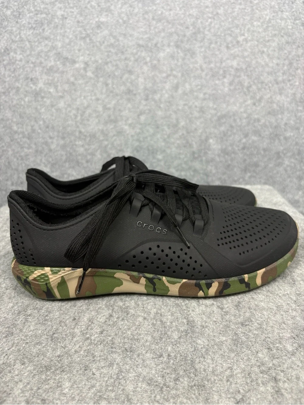 Crocs LiteRide Pacer Black Camo Sneakers Men’s Size 11 Comfort Walking Shoes